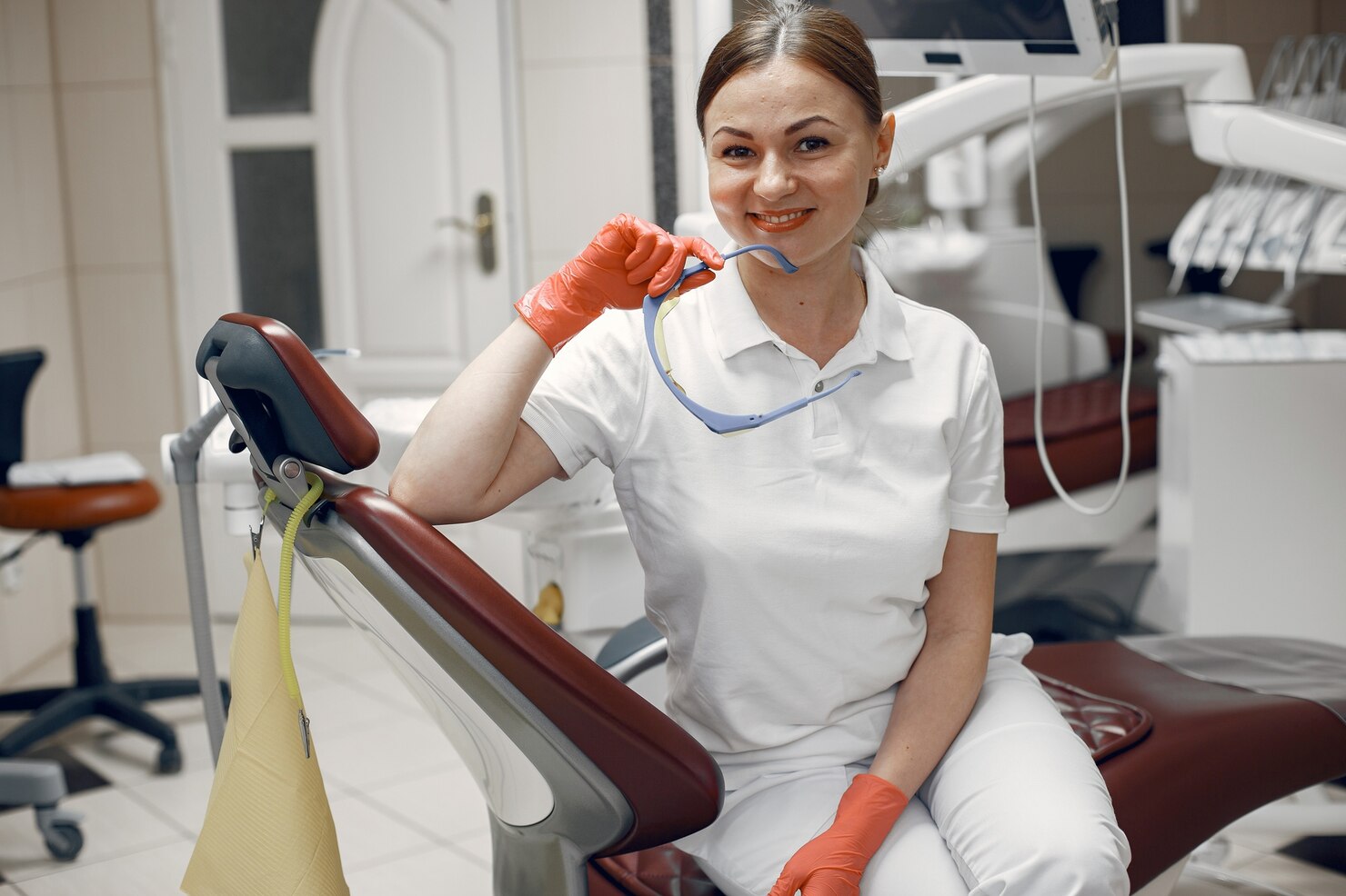 Protezy nylonowe – czy to dobra alternatywa dla tradycyjnych?